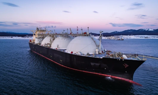 Unimot przyśpiesza rozwój na rynku LNG – zakontraktowano długoterminową umowę na regazyfikację gazu LNG