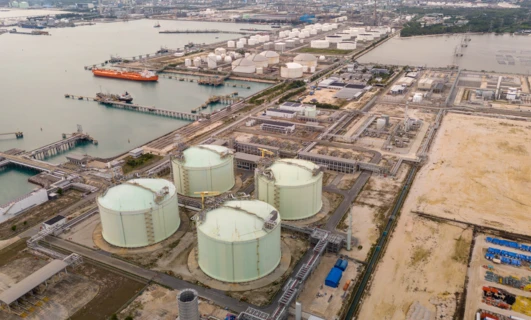 Atak na Ras Laffan oraz wstrzymanie przepływu przez Cieśninę Ormuz oddziałują na ceny gazu w Europie